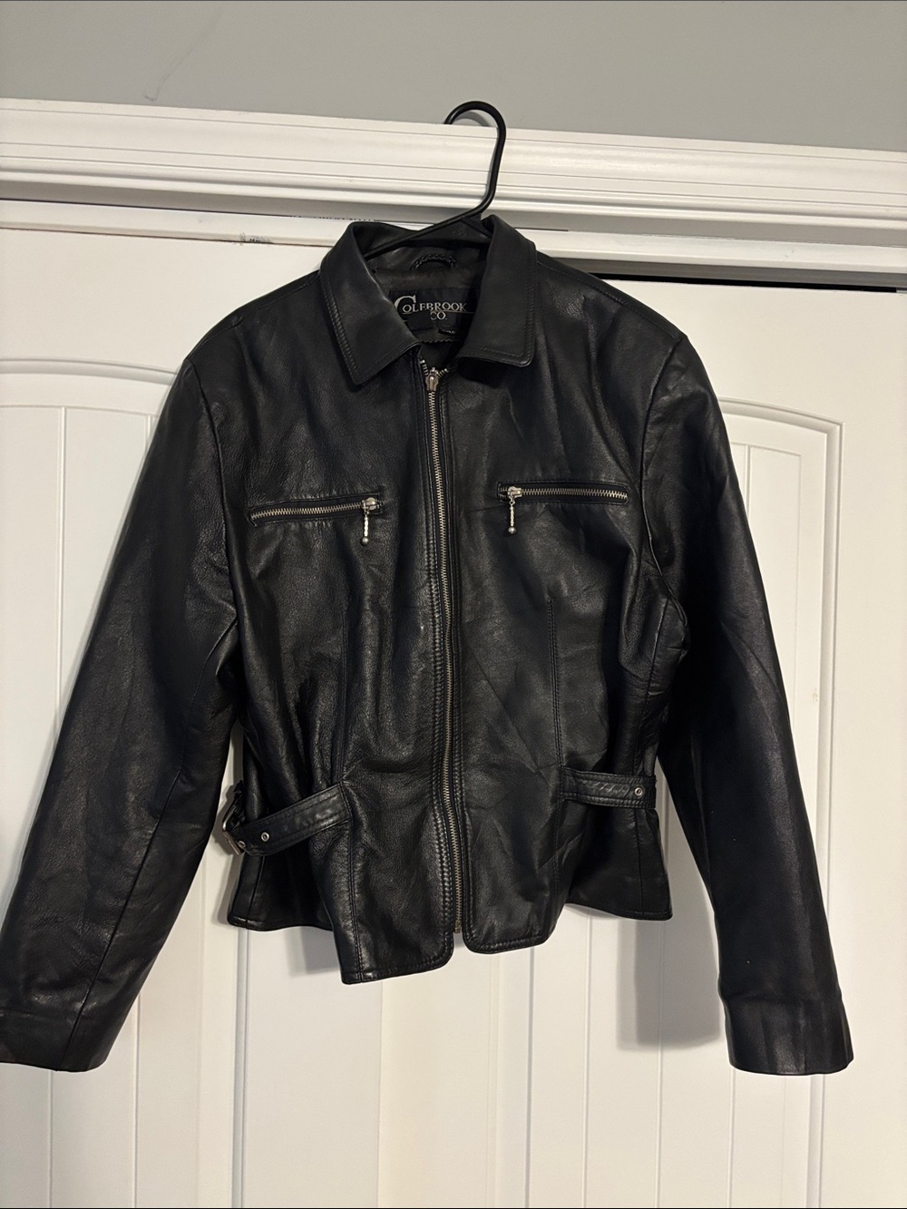 Collarbrook Women's Black Leather Zip-Front Jacket